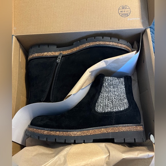 Earth Aiden boots - Picture 1 of 5